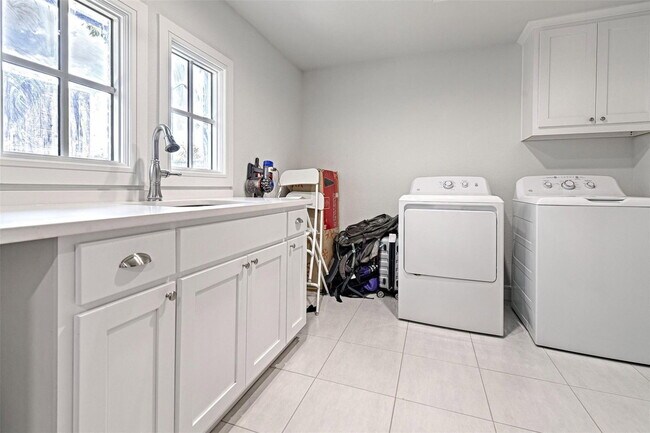 Building Photo - 5089 Gaston Ave
