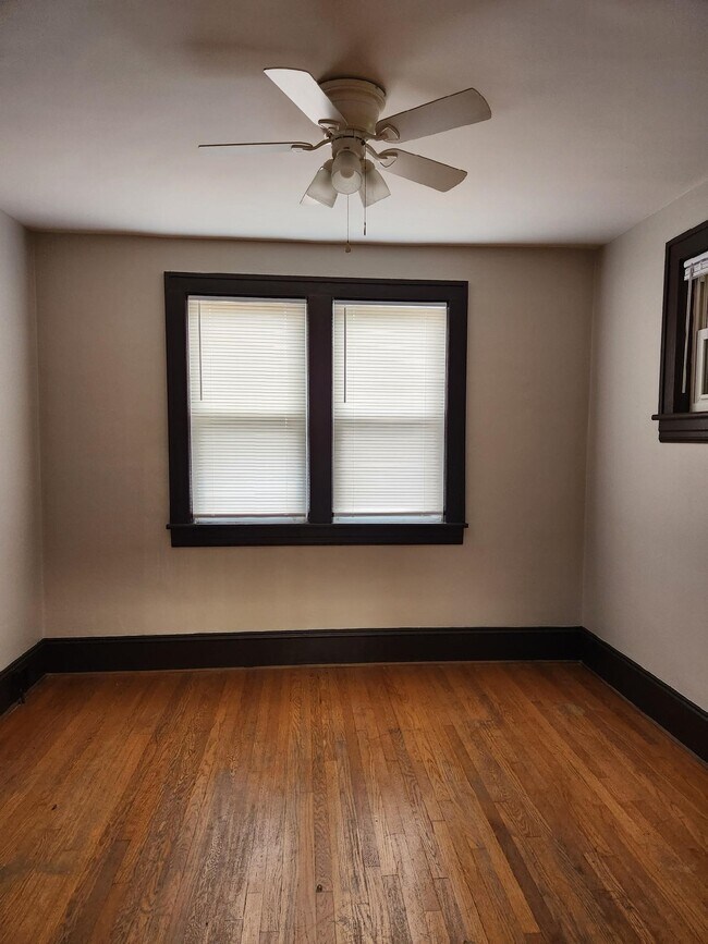 Building Photo - 2613 Meadows St NW