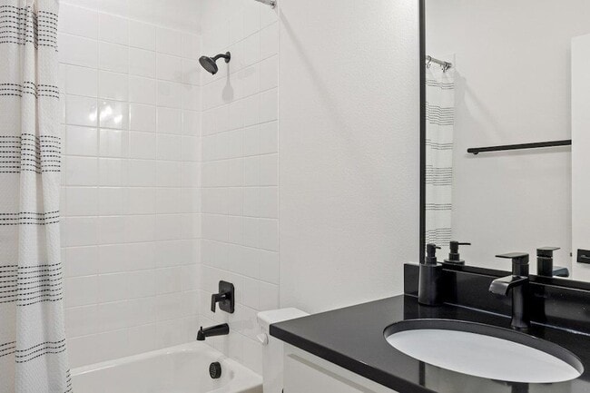 Building Photo - 802 Geiger Path