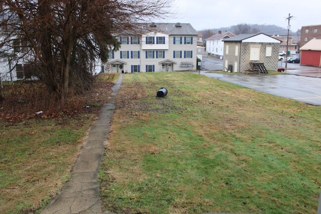 Building Photo - 967-971 Ch ADV RESIDENTIAL