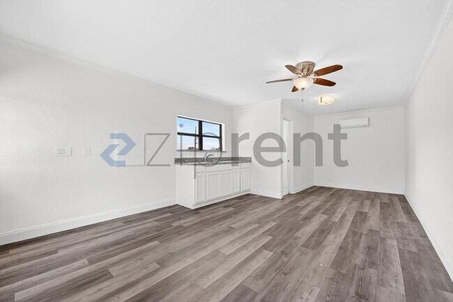 Building Photo - 3901 High Rd