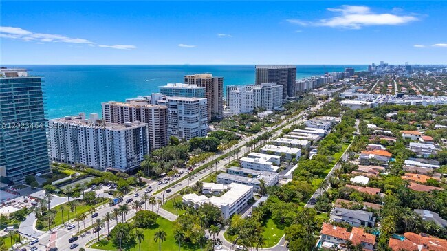 Building Photo - 10190 Collins Ave