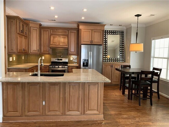 Building Photo - 2020 Chelton Way SE