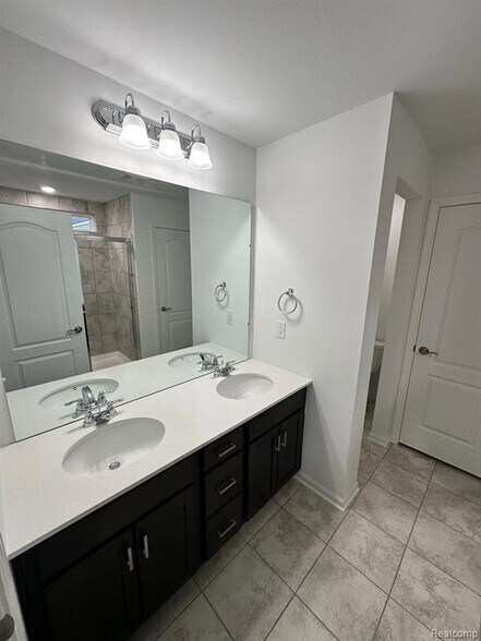 Building Photo - 9153 Dogwood Ln