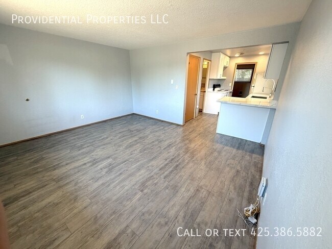 Building Photo - 1122 Lafayette St S
