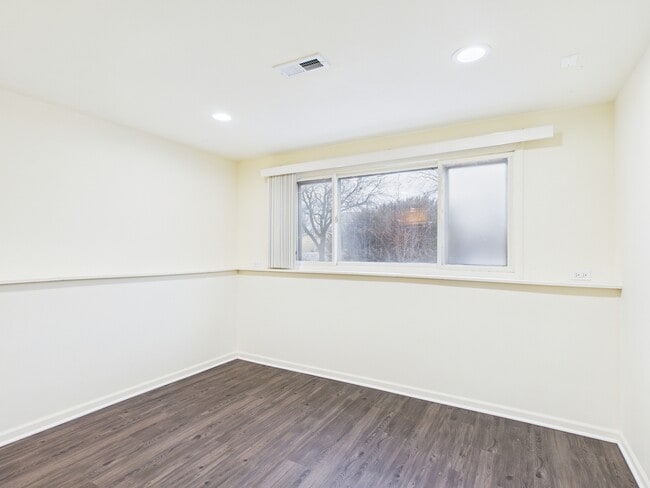 Building Photo - 17681 Country Club Ln