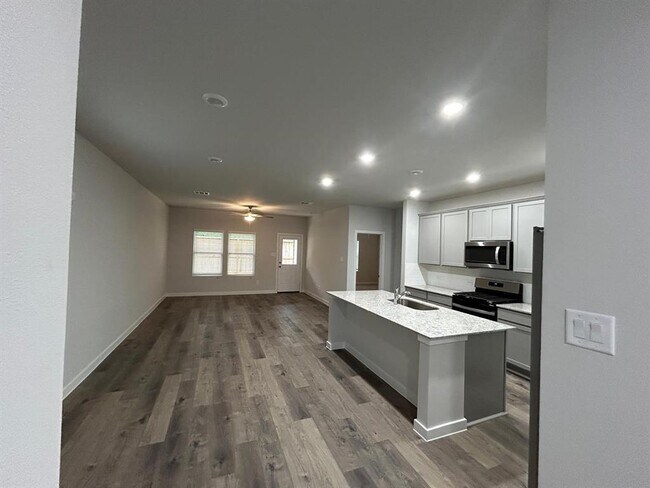 Building Photo - 7850 Alset Dr