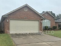 Building Photo - 13820 Oakmond Rd