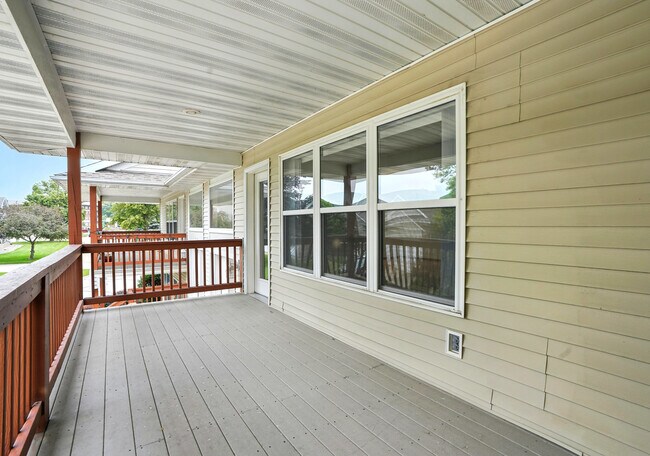 Building Photo - 20 Redtail Bend