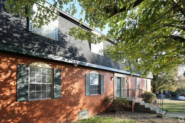 Building Photo - Huntley Ridge East