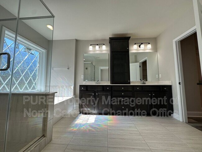 Building Photo - 9209 Colin Crossing Ct