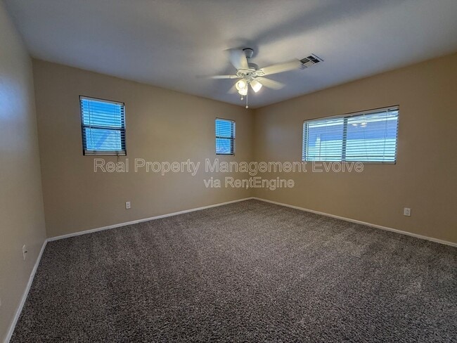Building Photo - 8145 W Palo Verde Ave