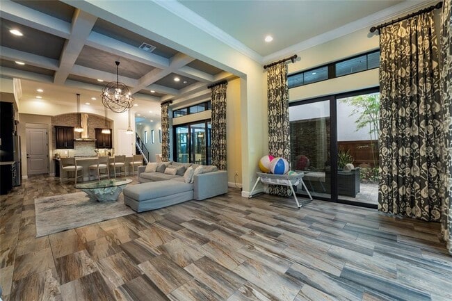 Building Photo - 8376 Via Vittoria Way