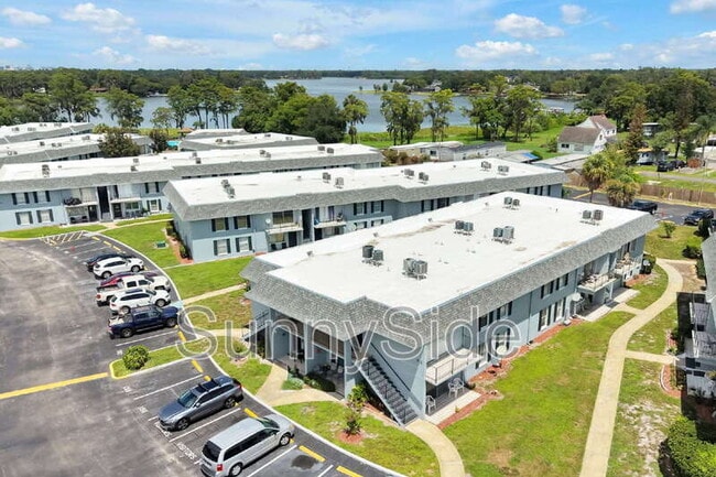Building Photo - 915 W Oak Ridge Rd