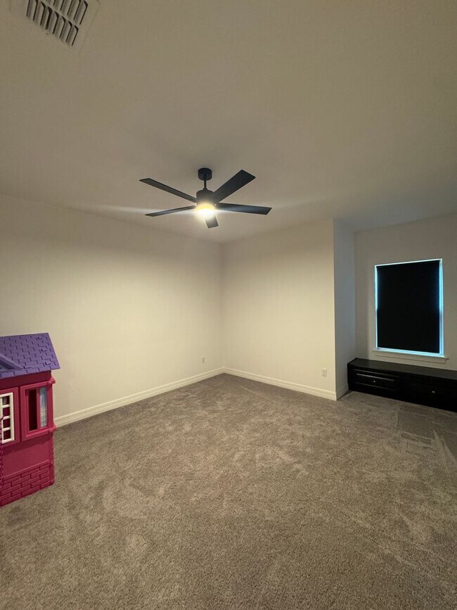 Building Photo - Rental Property