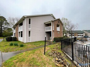 Building Photo - 6634 Willow Pointe Dr NW