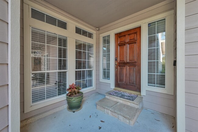 Building Photo - 115 E Greenhill Terrace Pl