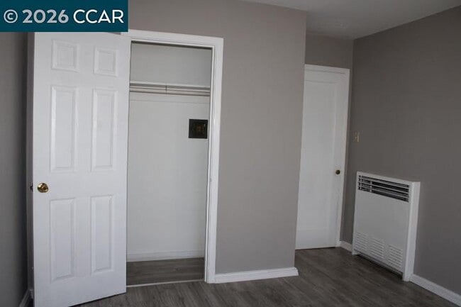 Building Photo - 400 33rd St