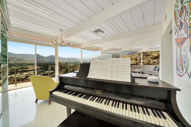 Building Photo - 17 Cahuilla Hills Dr