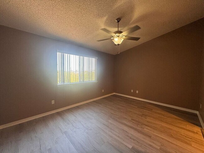 Building Photo - 814 Hidden Harbour Dr