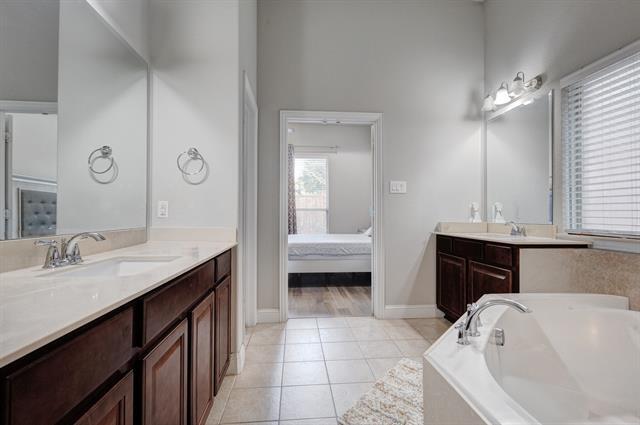 Building Photo - 8701 Tutbury Pl