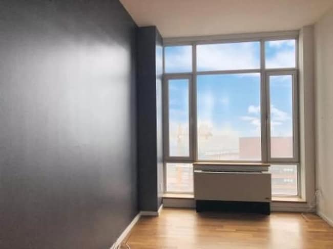 Building Photo - 634 W 42nd St