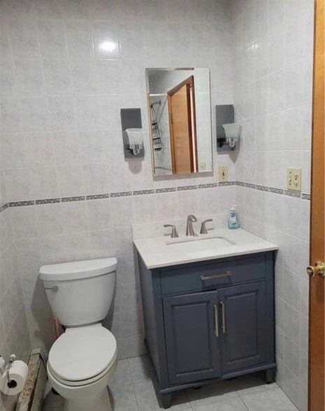 Building Photo - 662 Atlantic St