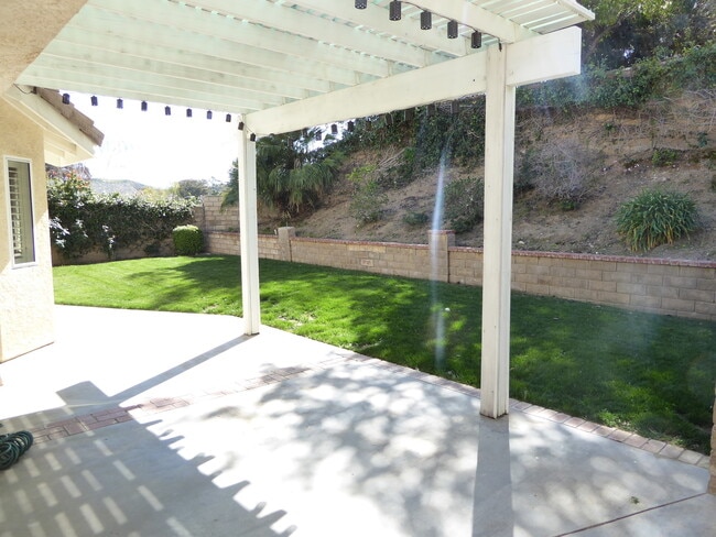 Building Photo - COMING SOON! Beautiful 3-Bedroom Home Near Saugus High School!