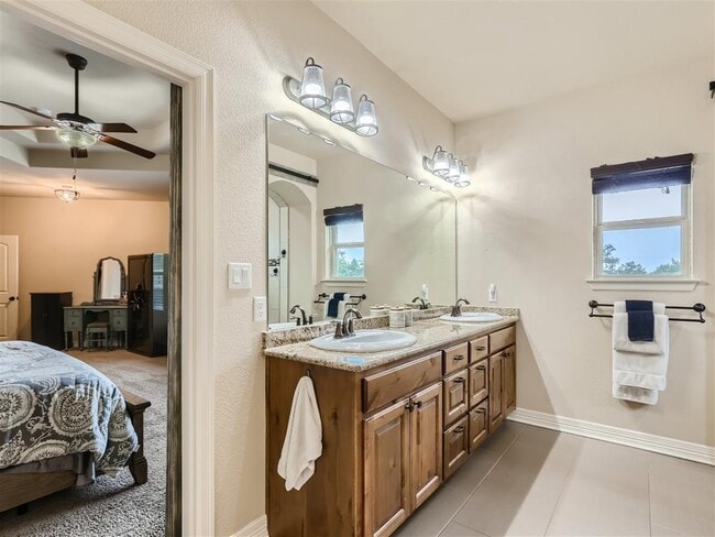 Building Photo - 205 Quarry Lake Estates Dr