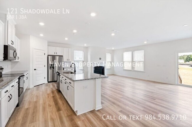 Building Photo - 121 Shadowdale Ln