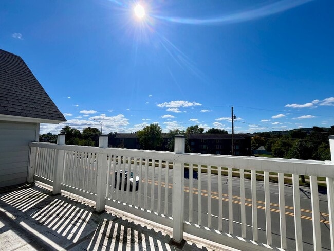 Building Photo - 1305 Merrill Ave