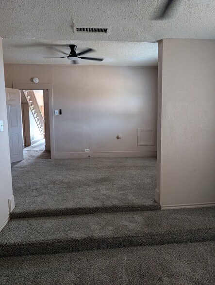 Building Photo - 7416 La Flor Ln