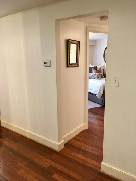 Building Photo - 337 Maryland Ave NE