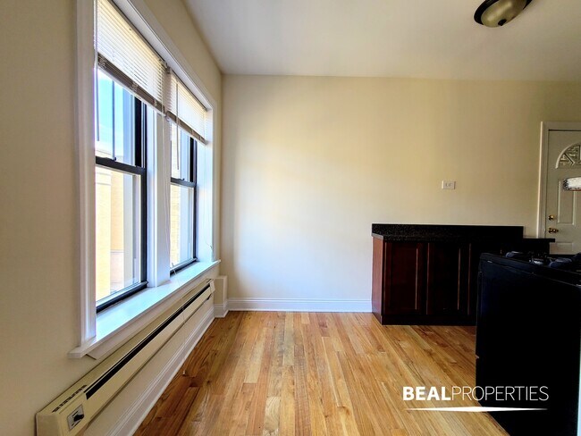 Building Photo - 2842 N Orchard St