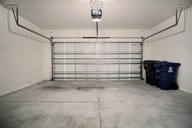 Building Photo - 245 Sofia Ln