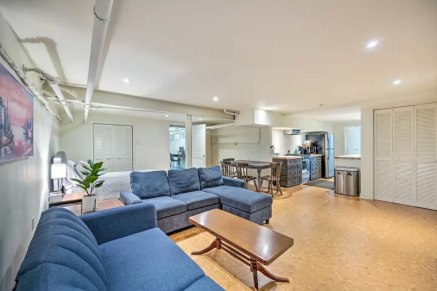 Building Photo - 3301 W Franklin St