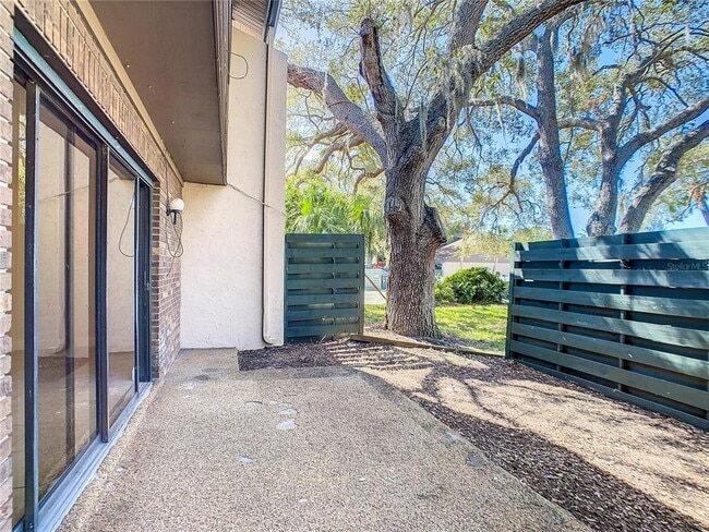 Building Photo - 955 Sunridge Dr