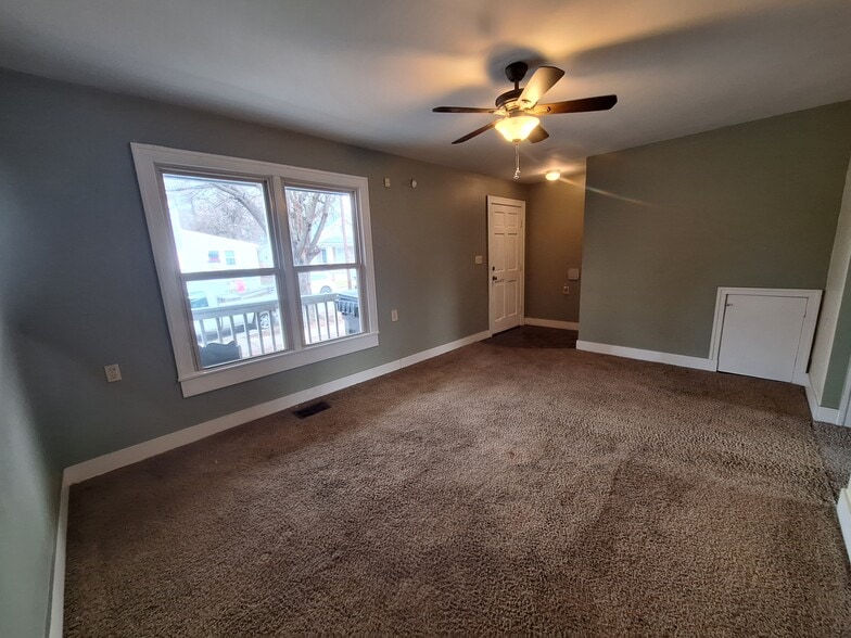 Living Room - 1552 Gallagher St
