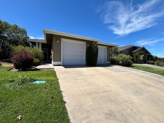 Building Photo - 1031 NE Watt Way