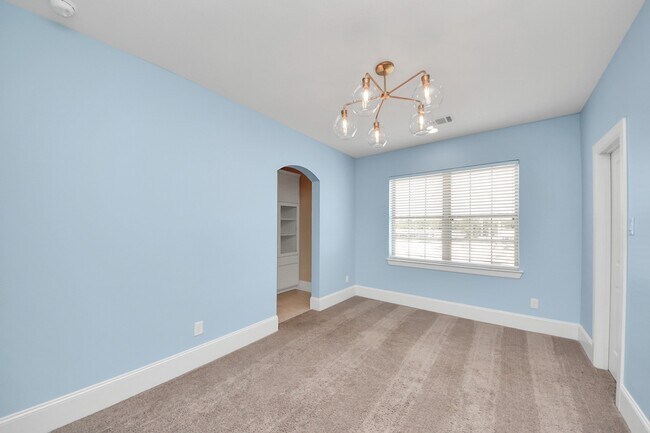 Building Photo - 8306 Hillendahl Blvd