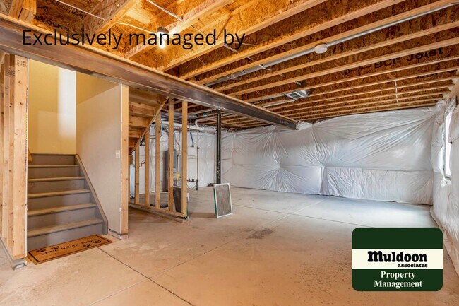 Building Photo - Beautifully done home close to Military Bases and Amazon Building!