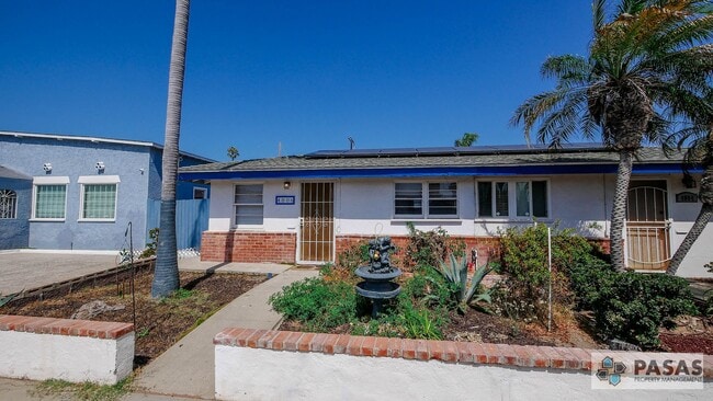 Building Photo - Stylish 1BR with Washer/Dryer