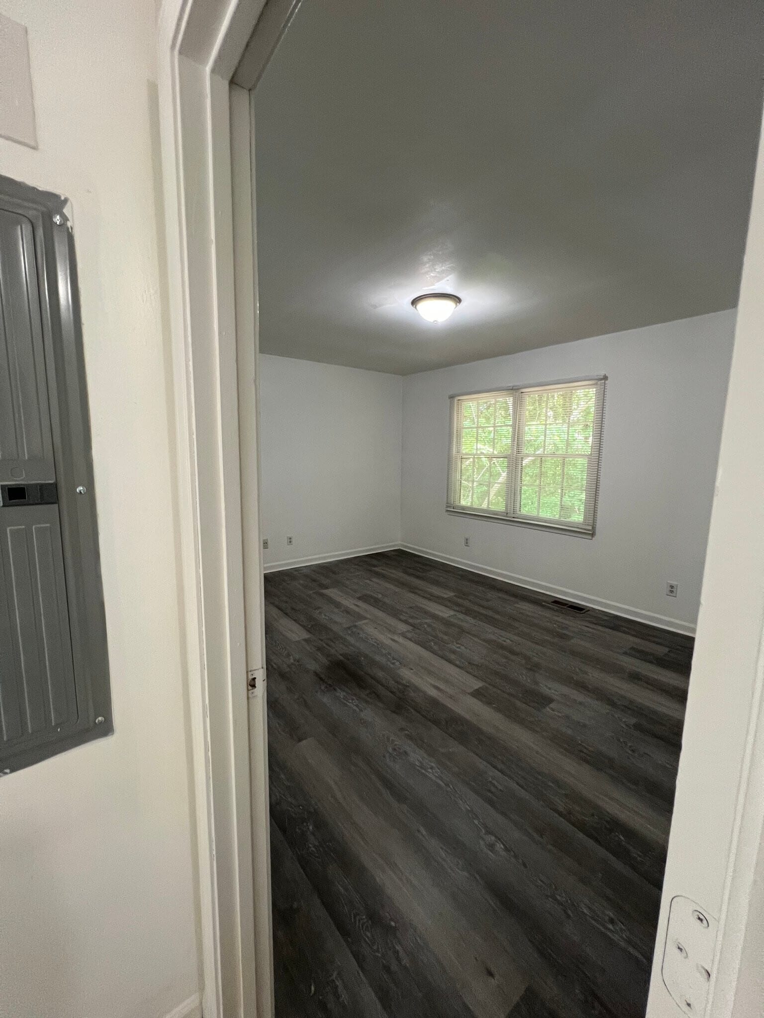 Building Photo - 424 Tarragon Wy SW