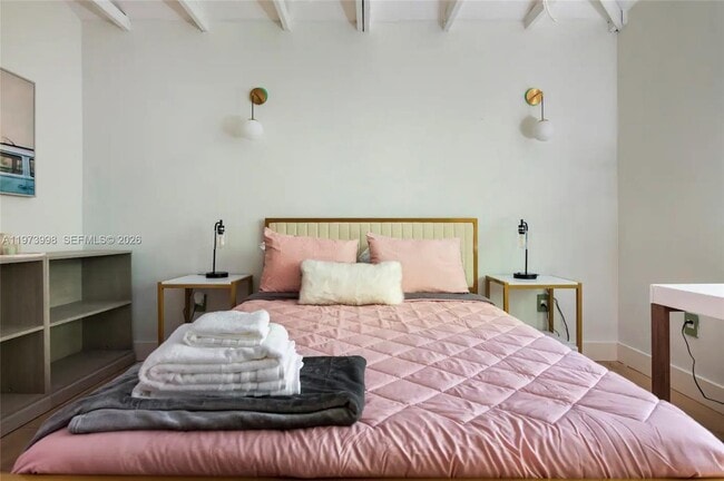 Building Photo - 524 Oleander Dr