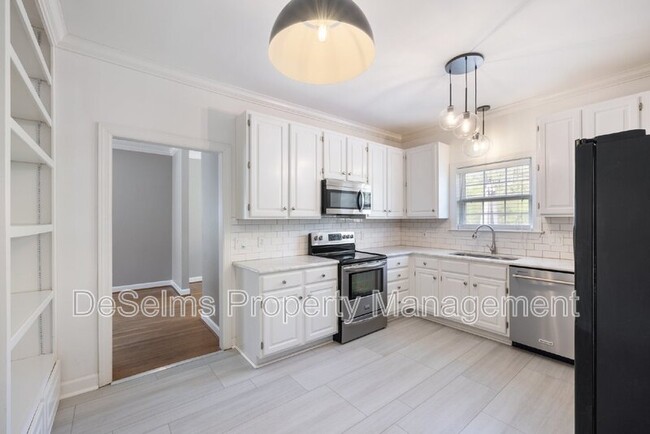 Building Photo - 703 Brent Glen Pl