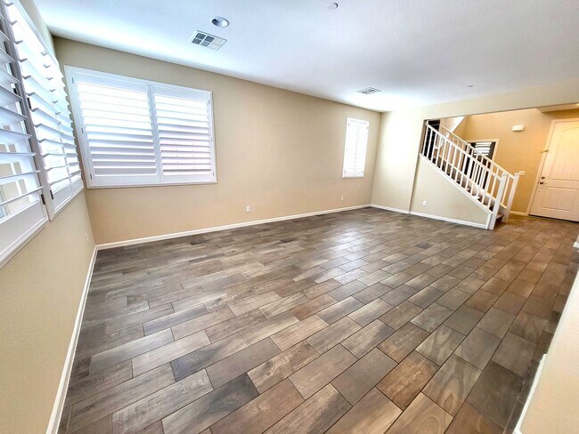 Building Photo - 4 Bedroom House with Community Pool, Baseb...