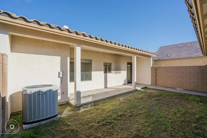 Building Photo - 8971 W Northview Ave