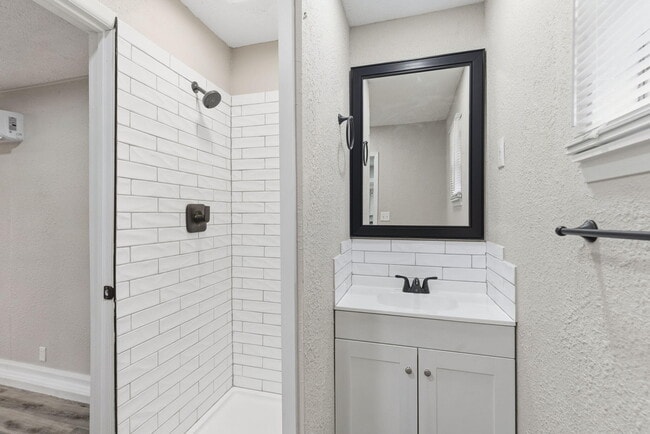 Building Photo - 2902 W Scott St