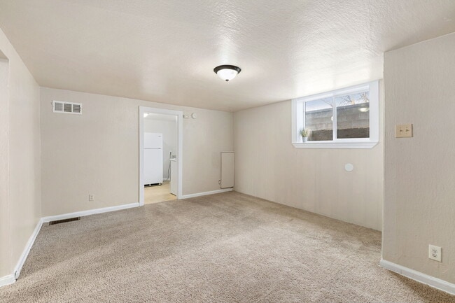 Building Photo - 715 14th St