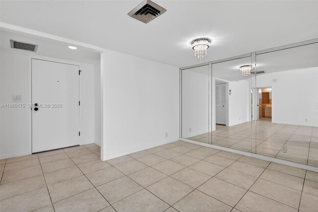 Building Photo - 100 Golden Isles Dr